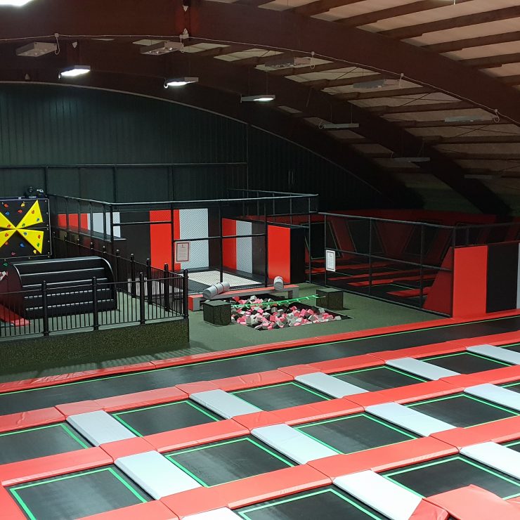 Weite Trampolinfläche der KÄNGUROOM Main Area